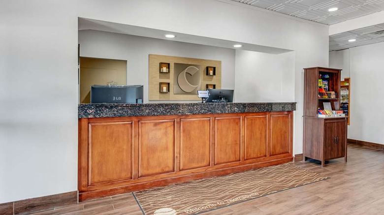 <b>Comfort Inn Thomasville Lobby</b>. Images powered by <a href="https://iceportal.shijigroup.com/" title="IcePortal" target="_blank">IcePortal</a>.