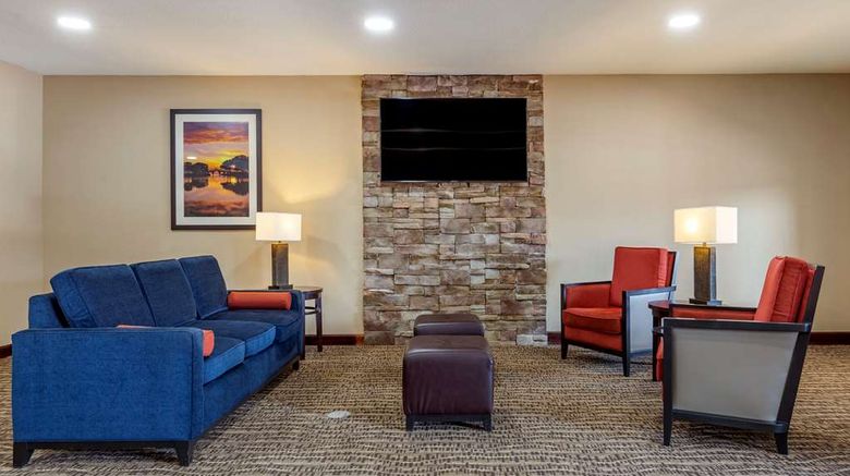 <b>Comfort Inn Lobby</b>. Images powered by <a href="https://iceportal.shijigroup.com/" title="IcePortal" target="_blank">IcePortal</a>.