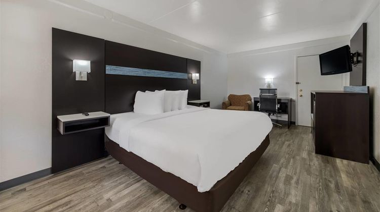 Quality Inn Room