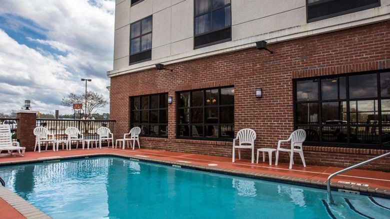 <b>Comfort Inn Pool</b>. Images powered by <a href="https://iceportal.shijigroup.com/" title="IcePortal" target="_blank">IcePortal</a>.