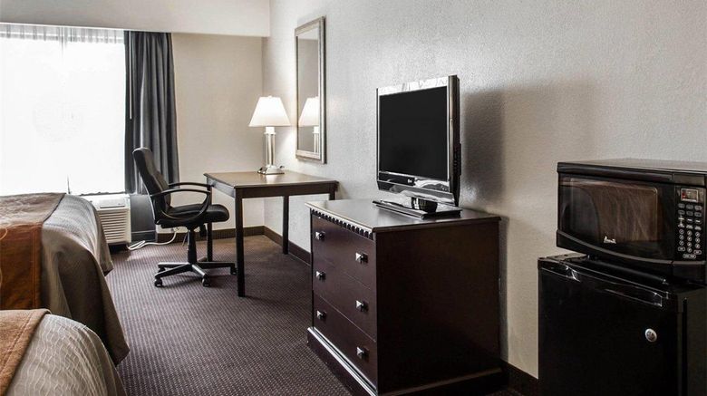 <b>Comfort Inn Suite</b>. Images powered by <a href="https://iceportal.shijigroup.com/" title="IcePortal" target="_blank">IcePortal</a>.
