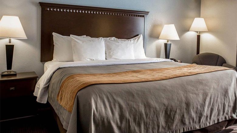 <b>Comfort Inn Room</b>. Images powered by <a href="https://iceportal.shijigroup.com/" title="IcePortal" target="_blank">IcePortal</a>.