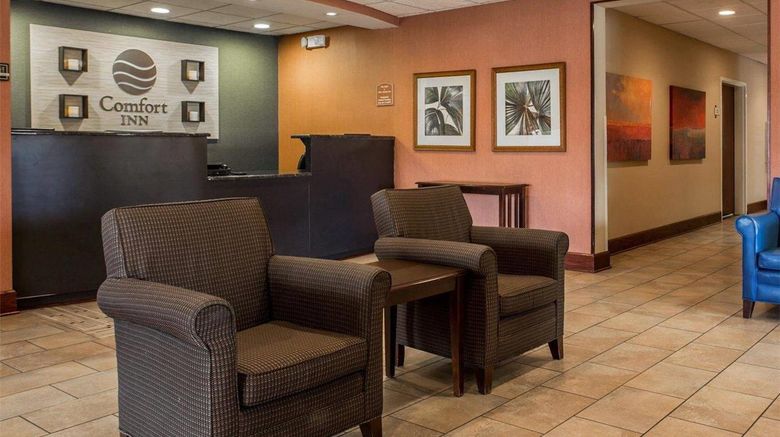 <b>Comfort Inn Lobby</b>. Images powered by <a href="https://iceportal.shijigroup.com/" title="IcePortal" target="_blank">IcePortal</a>.