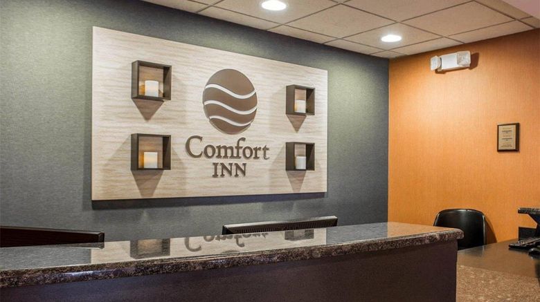 <b>Comfort Inn Lobby</b>. Images powered by <a href="https://iceportal.shijigroup.com/" title="IcePortal" target="_blank">IcePortal</a>.