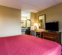 Rodeway Inn Charlotte North End Room