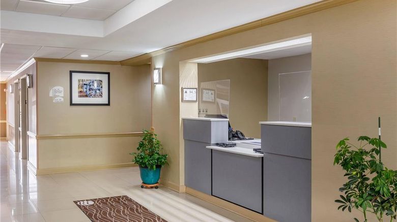 <b>Comfort Inn Lobby</b>. Images powered by <a href="https://iceportal.shijigroup.com/" title="IcePortal" target="_blank">IcePortal</a>.