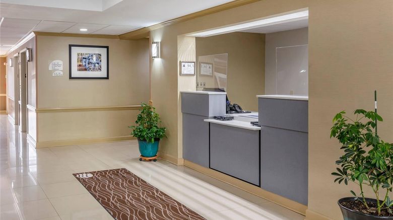 <b>Comfort Inn Lobby</b>. Images powered by <a href="https://iceportal.shijigroup.com/" title="IcePortal" target="_blank">IcePortal</a>.