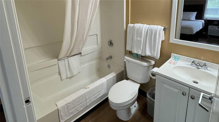 Suburban Studios Room