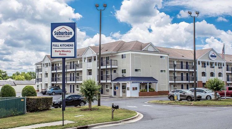 Suburban Studios Charlotte - Ballantyne Exterior
