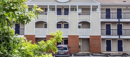 Suburban Studios Charlotte - Ballantyne Exterior