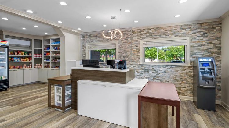 Suburban Studios Charlotte - Ballantyne Lobby