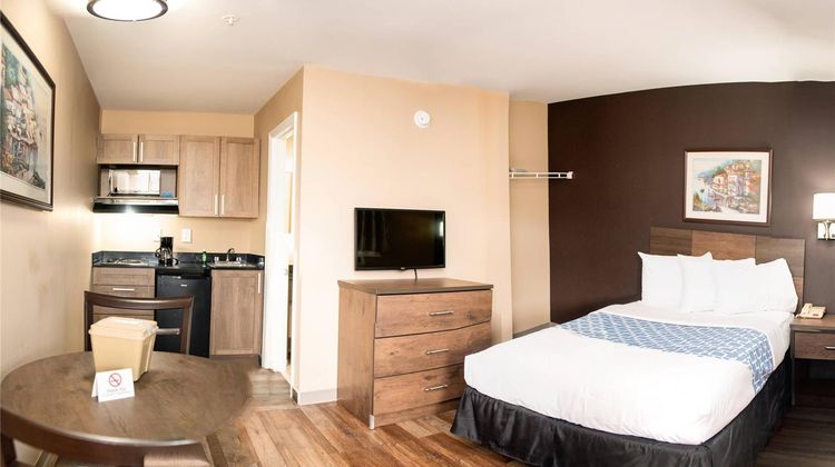 Suburban Studios Charlotte - Ballantyne Room