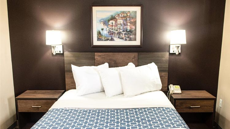 Suburban Studios Charlotte - Ballantyne Room
