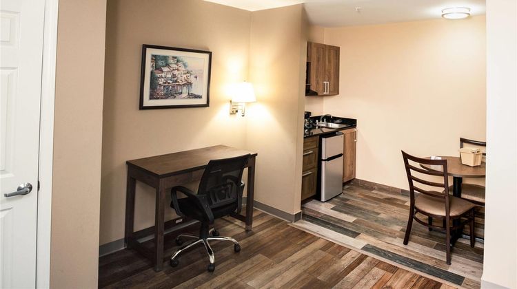 Suburban Studios Charlotte - Ballantyne Room