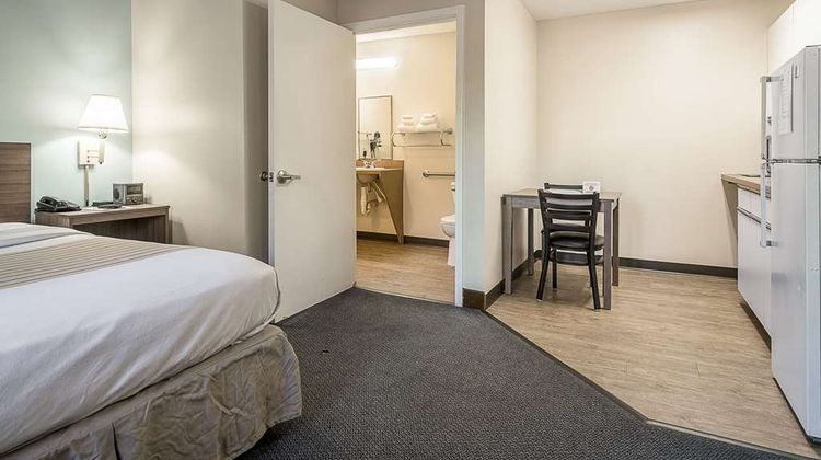 Suburban Studios of Wilmington Room