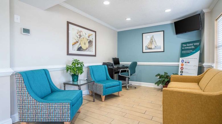 <b>Suburban Studios of Wilmington Lobby</b>. Images powered by <a href="https://iceportal.shijigroup.com/" title="IcePortal" target="_blank">IcePortal</a>.