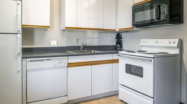 Suburban Studios of Wilmington Suite