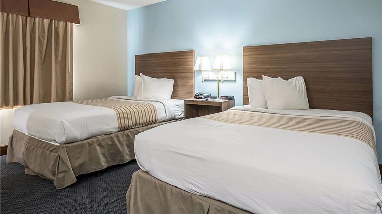 Suburban Studios of Wilmington Room