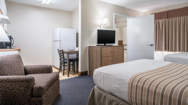 Suburban Studios of Wilmington Room