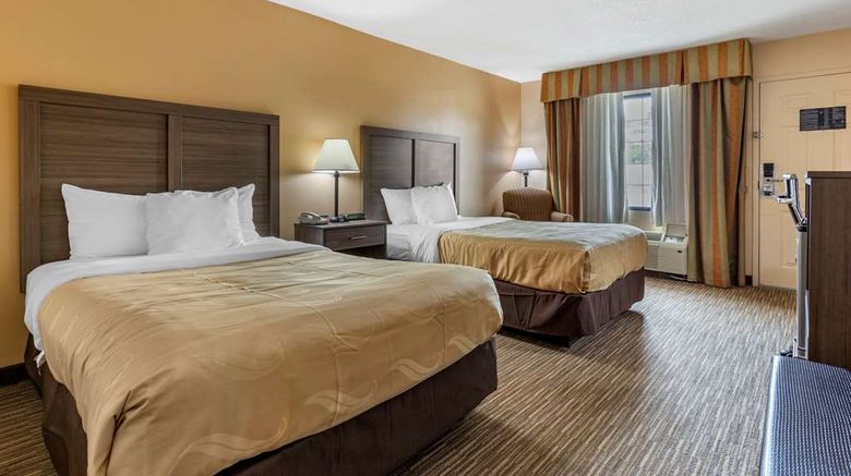 <b>Quality Inn & Suites Room</b>. Images powered by <a href="https://iceportal.shijigroup.com/" title="IcePortal" target="_blank">IcePortal</a>.