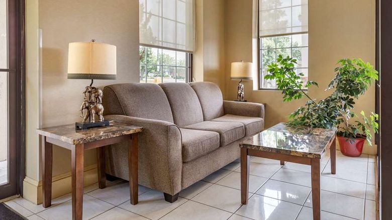 <b>Quality Inn & Suites Lobby</b>. Images powered by <a href="https://iceportal.shijigroup.com/" title="IcePortal" target="_blank">IcePortal</a>.