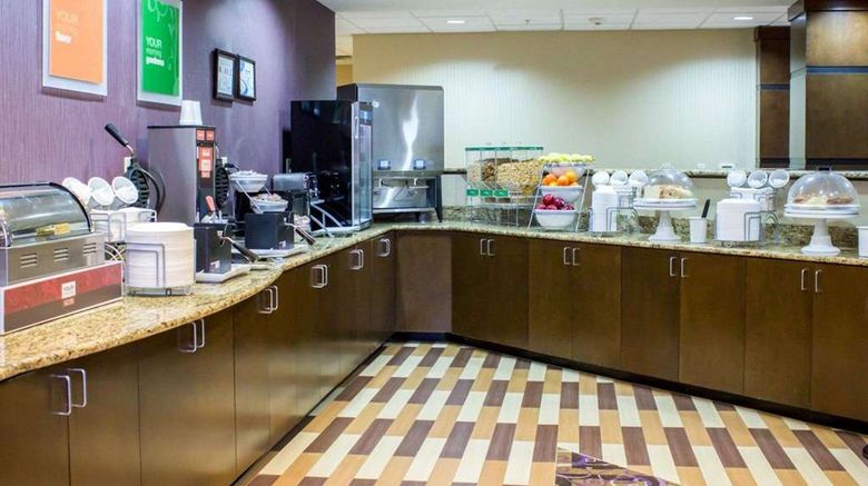 <b>Comfort Suites Restaurant</b>. Images powered by <a href="https://iceportal.shijigroup.com/" title="IcePortal" target="_blank">IcePortal</a>.