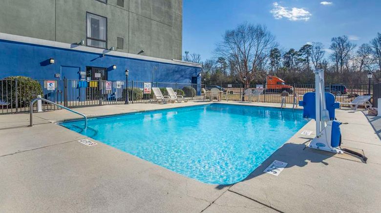 <b>Comfort Suites Wilson I-95 Pool</b>. Images powered by <a href="https://iceportal.shijigroup.com/" title="IcePortal" target="_blank">IcePortal</a>.