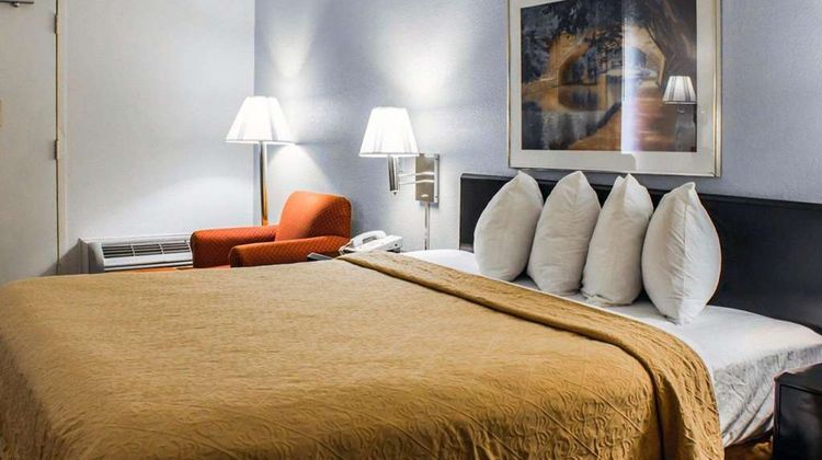 Quality Inn Rocky Mount Room