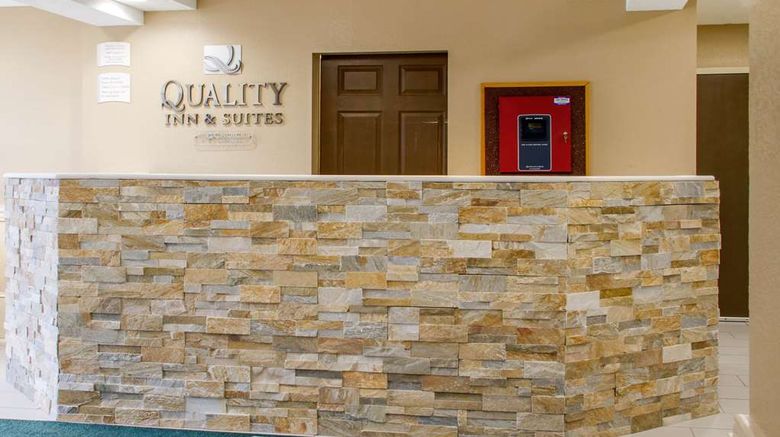 <b>Quality Inn & Suites Maggie Valley Lobby</b>. Images powered by <a href="https://iceportal.shijigroup.com/" title="IcePortal" target="_blank">IcePortal</a>.