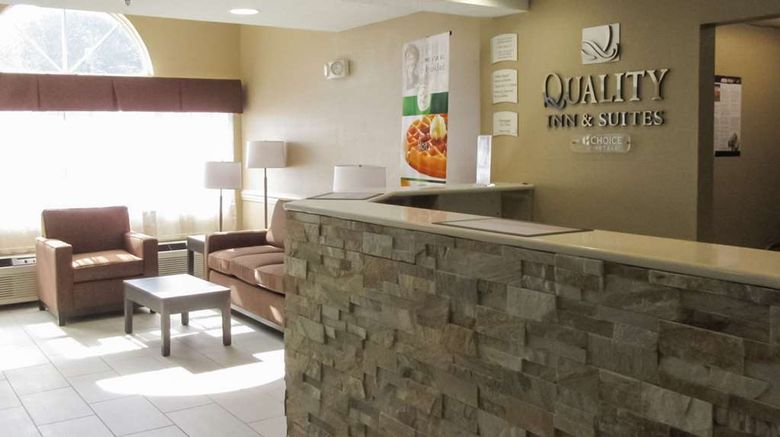 <b>Quality Inn & Suites Maggie Valley Lobby</b>. Images powered by <a href="https://iceportal.shijigroup.com/" title="IcePortal" target="_blank">IcePortal</a>.