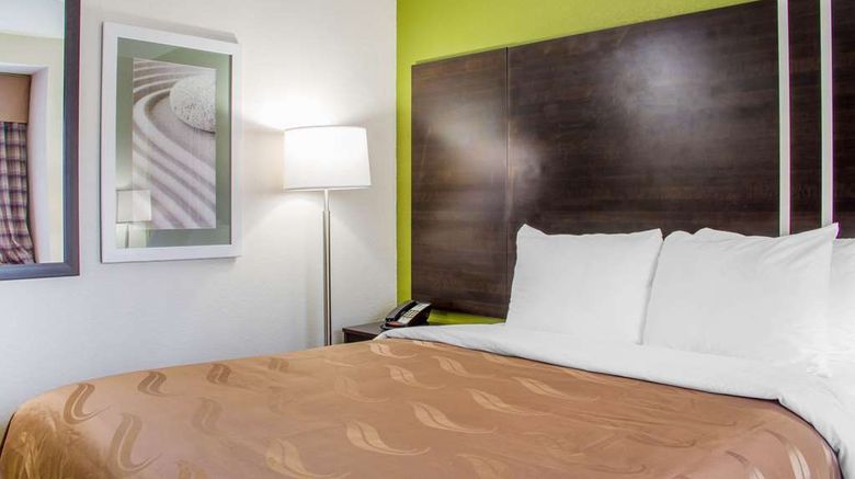 <b>Quality Inn & Suites Maggie Valley Room</b>. Images powered by <a href="https://iceportal.shijigroup.com/" title="IcePortal" target="_blank">IcePortal</a>.
