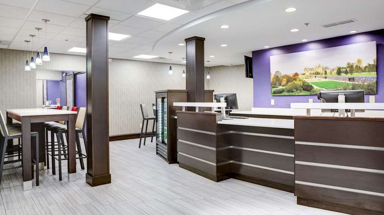 <b>Clarion Pointe Biltmore Village Lobby</b>. Images powered by <a href="https://iceportal.shijigroup.com/" title="IcePortal" target="_blank">IcePortal</a>.