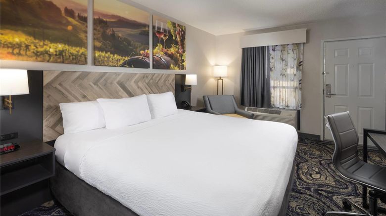 <b>Clarion Pointe Biltmore Village Room</b>. Images powered by <a href="https://iceportal.shijigroup.com/" title="IcePortal" target="_blank">IcePortal</a>.