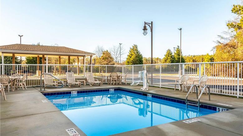 <b>Suburban Studios Near Camp Lejeune Pool</b>. Images powered by <a href="https://iceportal.shijigroup.com/" title="IcePortal" target="_blank">IcePortal</a>.