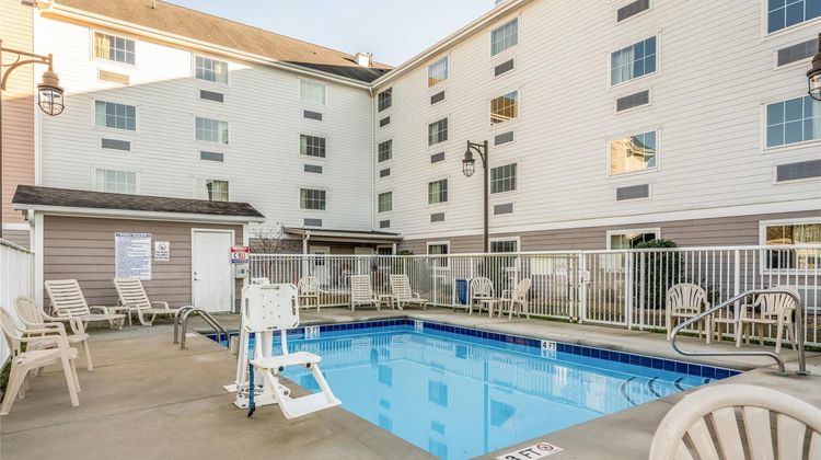 Suburban Studios Near Camp Lejeune Pool