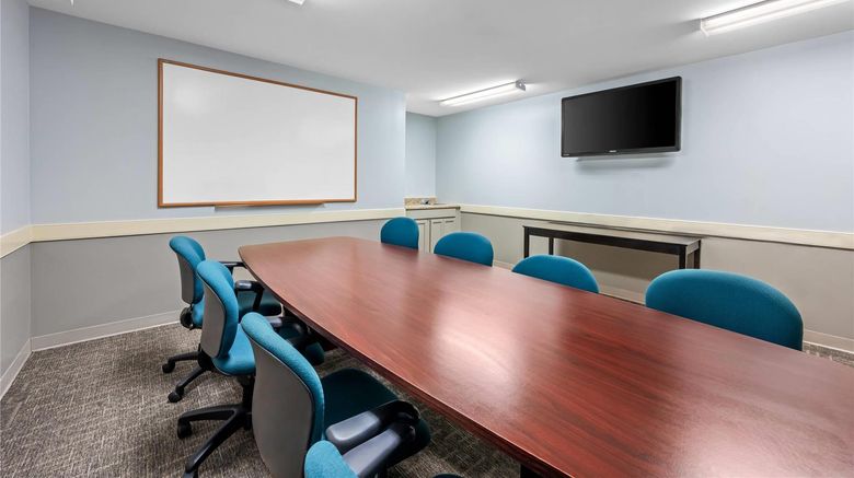 <b>Suburban Studios Near Camp Lejeune Meeting</b>. Images powered by <a href="https://iceportal.shijigroup.com/" title="IcePortal" target="_blank">IcePortal</a>.