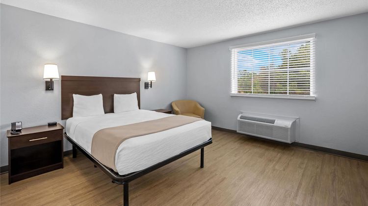 Suburban Studios Near Camp Lejeune Room