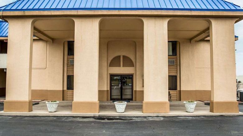 <b>Rodeway Inn & Suites Exterior</b>. Images powered by <a href="https://iceportal.shijigroup.com/" title="IcePortal" target="_blank">IcePortal</a>.