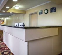 Rodeway Inn & Suites Lobby