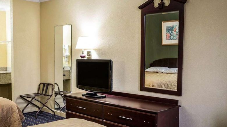 <b>Rodeway Inn & Suites Room</b>. Images powered by <a href="https://iceportal.shijigroup.com/" title="IcePortal" target="_blank">IcePortal</a>.
