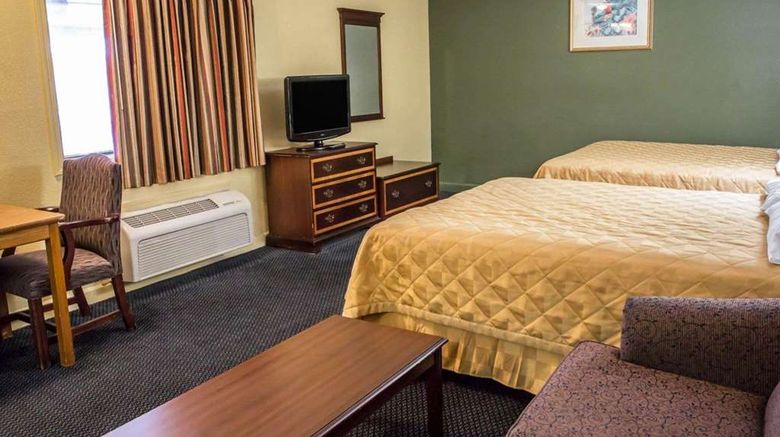 <b>Rodeway Inn & Suites Suite</b>. Images powered by <a href="https://iceportal.shijigroup.com/" title="IcePortal" target="_blank">IcePortal</a>.