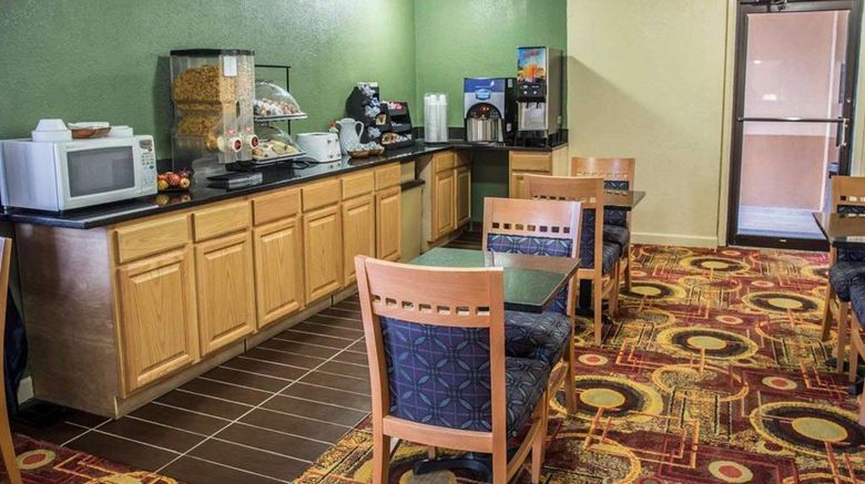 <b>Rodeway Inn & Suites Restaurant</b>. Images powered by <a href="https://iceportal.shijigroup.com/" title="IcePortal" target="_blank">IcePortal</a>.