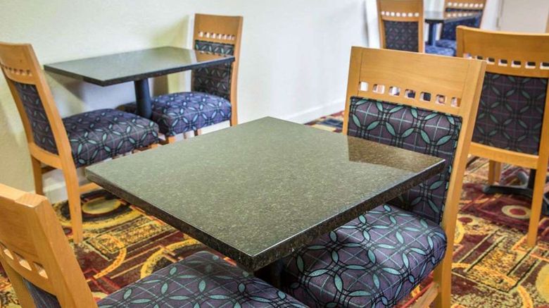 <b>Rodeway Inn & Suites Restaurant</b>. Images powered by <a href="https://iceportal.shijigroup.com/" title="IcePortal" target="_blank">IcePortal</a>.