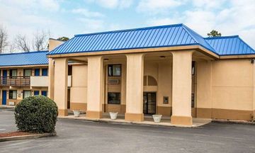 Rodeway Inn & Suites