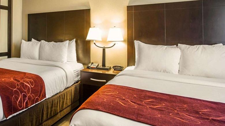 <b>Comfort Suites Lake Norman  Huntersville Suite</b>. Images powered by <a href="https://iceportal.shijigroup.com/" title="IcePortal" target="_blank">IcePortal</a>.