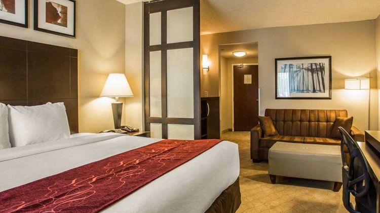 Comfort Suites Lake Norman  Huntersville Suite