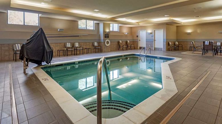 <b>Comfort Suites Lake Norman  Huntersville Pool</b>. Images powered by <a href="https://iceportal.shijigroup.com/" title="IcePortal" target="_blank">IcePortal</a>.