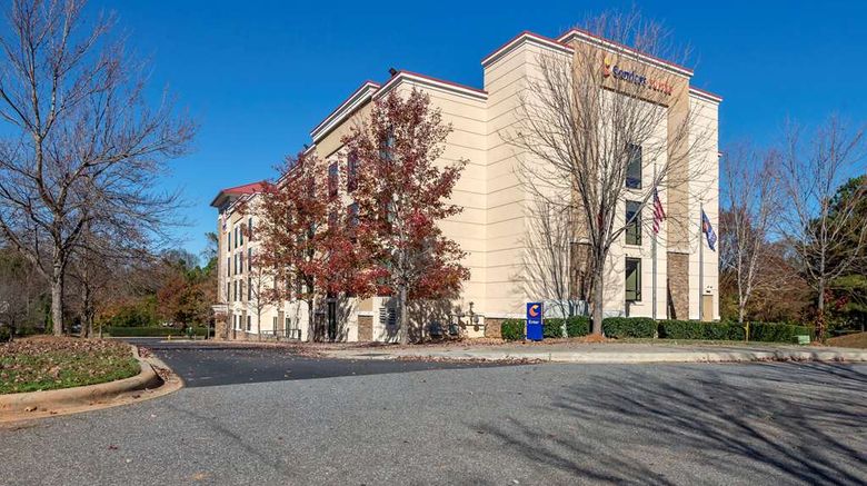 <b>Comfort Suites Lake Norman  Huntersville Exterior</b>. Images powered by <a href="https://iceportal.shijigroup.com/" title="IcePortal" target="_blank">IcePortal</a>.
