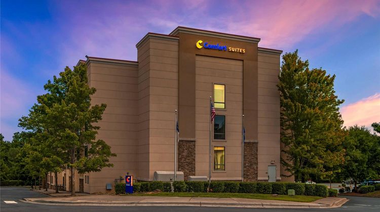 Comfort Suites Lake Norman  Huntersville Exterior