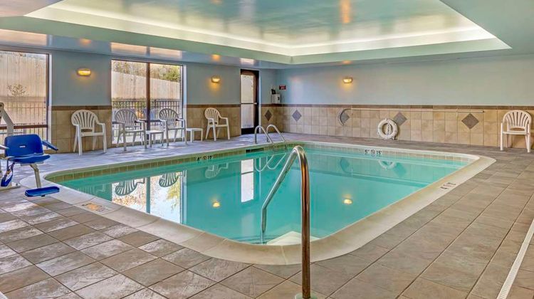 Comfort Suites Pool